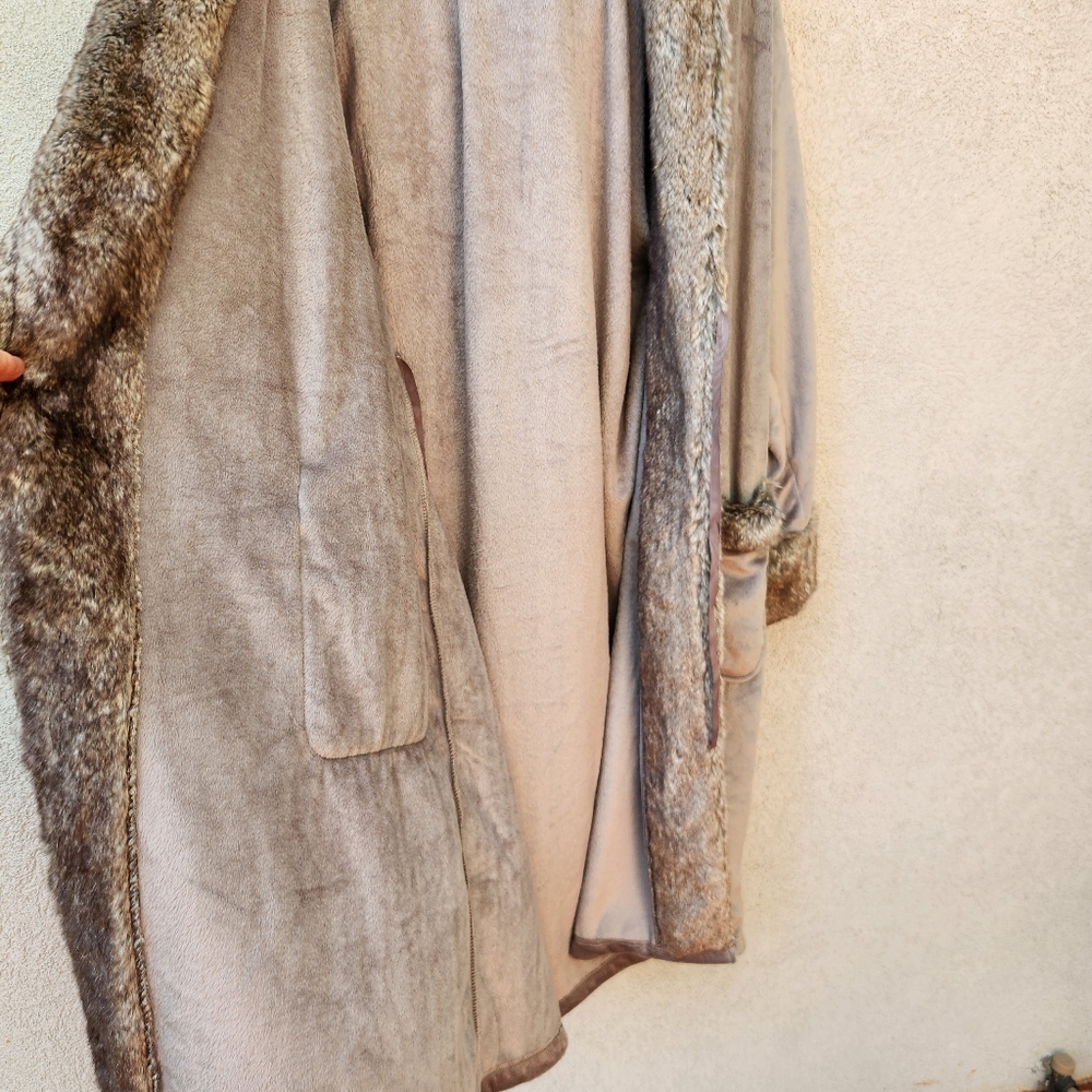 POTTERY BARN Intimates & Sleepwear Women's Robe Large Faux Fur Hood No Belt - Picture 11 of 16